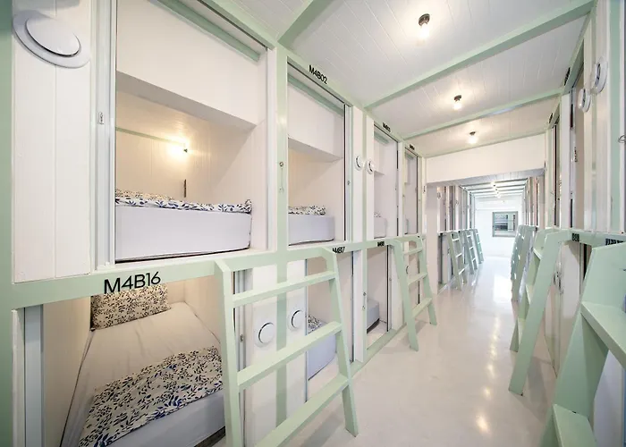 Capsule Hostel&thai Traditional Bath