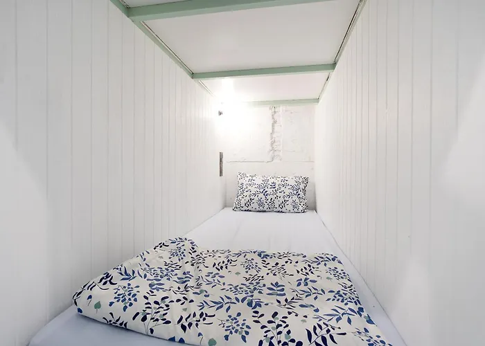 Capsule Hostel&thai Traditional Bath Hostel *